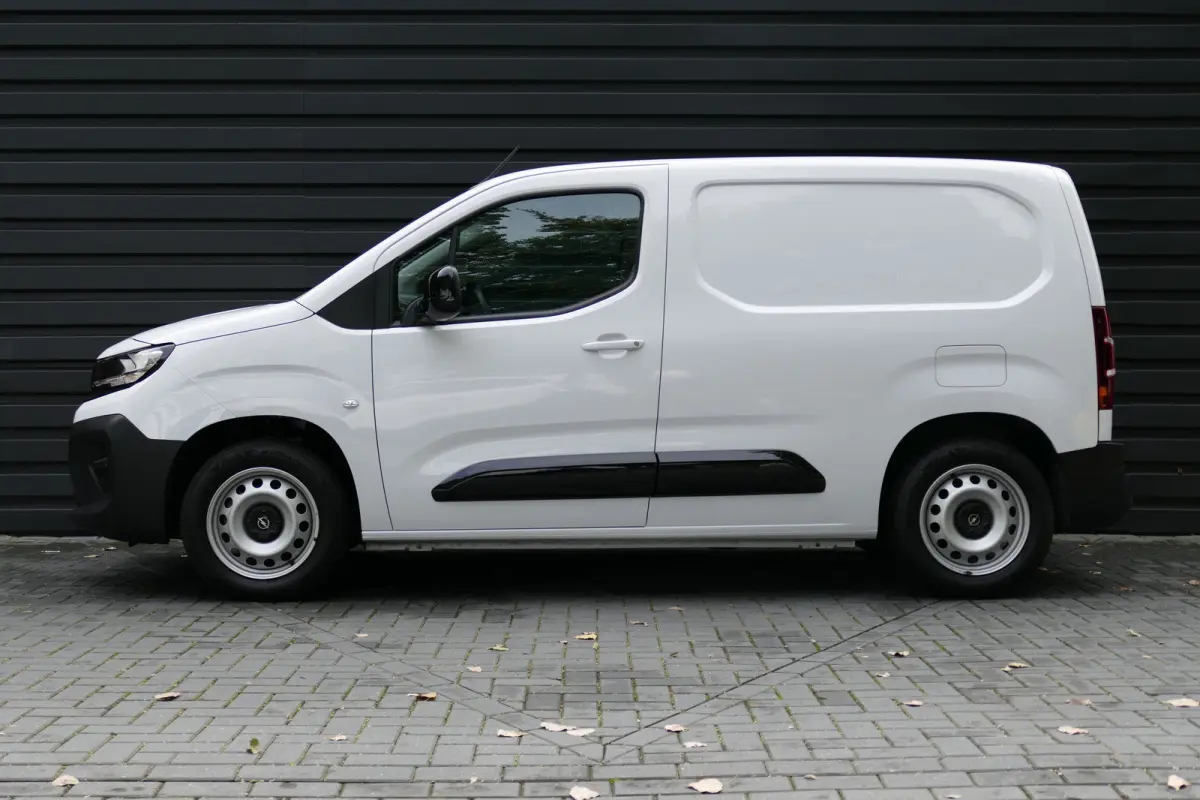 1.5 DIESEL 100PK L1H1 / CARPLAY / BETIMMERING / KEYLESS / 3-ZITS / NAVI / AIRCO / LED / PDC / BLUETOOTH / CRUISECONTROL / 1E EIGENAAR / SCHITTERENDE STAAT !!