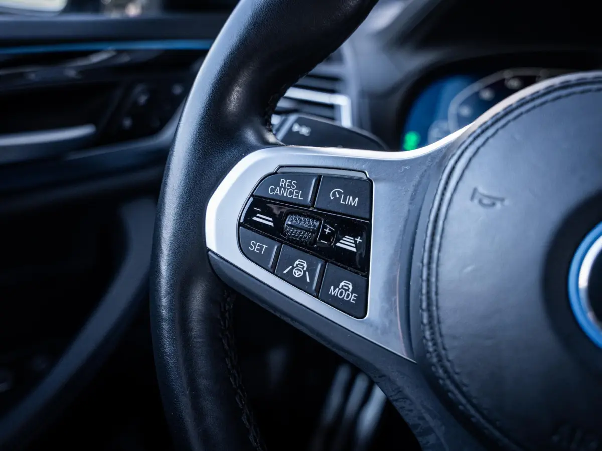 Executive 80 kWh M-Sport l BTW l Pano l HUD l ACC l H/kardon