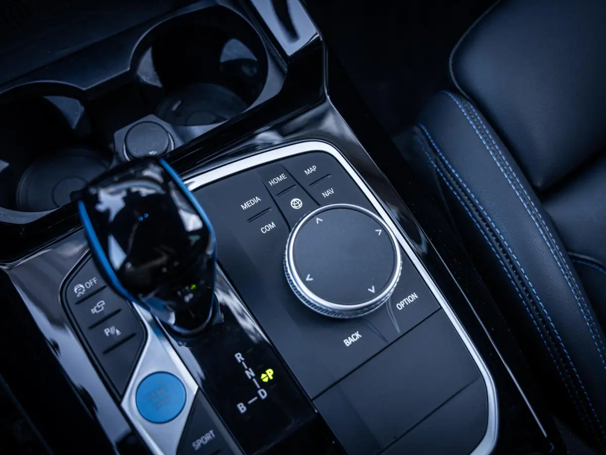 Executive 80 kWh M-Sport l BTW l Pano l HUD l ACC l H/kardon