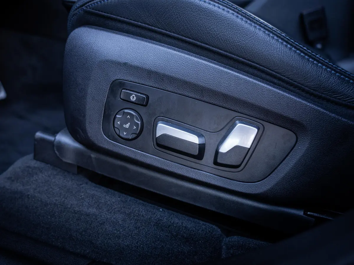Executive 80 kWh M-Sport l BTW l Pano l HUD l ACC l H/kardon