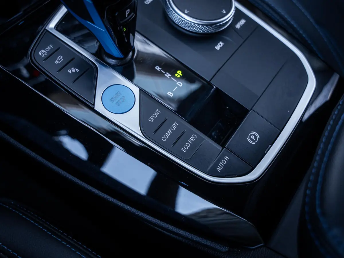 Executive 80 kWh M-Sport l BTW l Pano l HUD l ACC l H/kardon