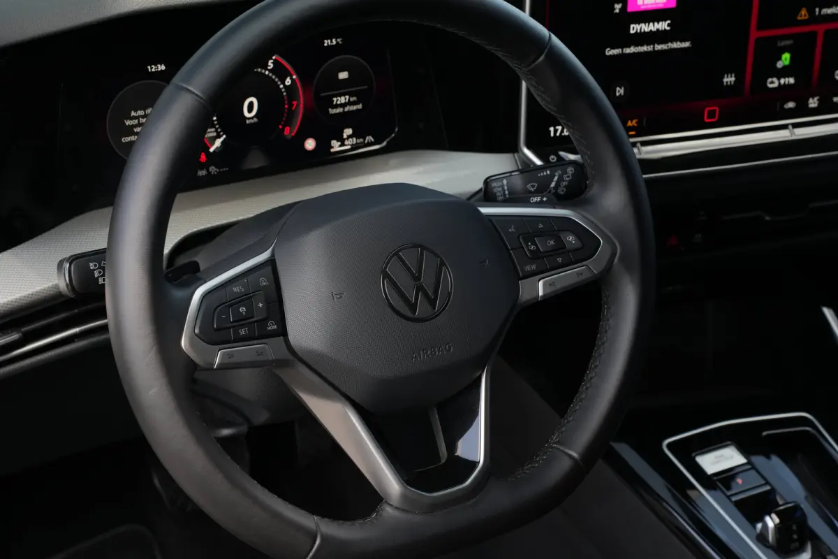 1.5 eHybrid Life Edition | ErgoActive Massage | Leder / Alcantara | Camera