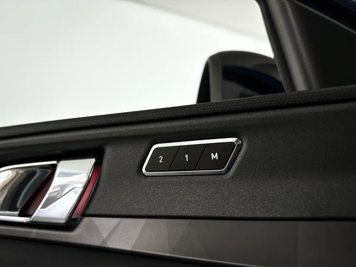 1.5 | Panoramadak | 360° Camera | Infinity audio | Blis | Stoel- en stuurverwarming | Adaptieve cruise control