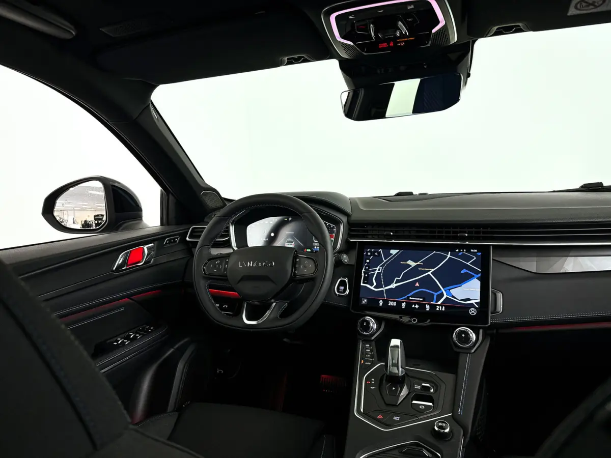 1.5 | Panoramadak | 360° Camera | Infinity audio | Blis | Stoel- en stuurverwarming | Adaptieve cruise control