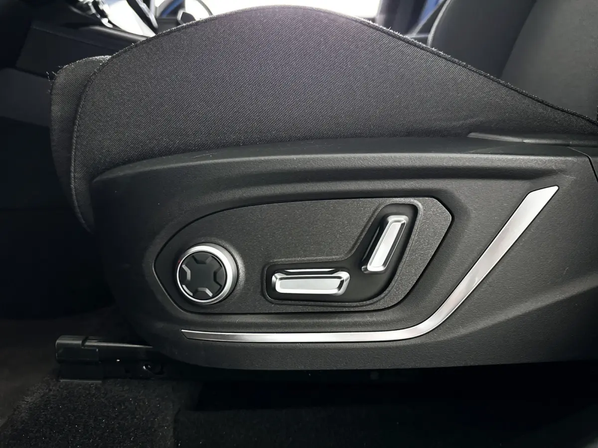 1.5 | Panoramadak | 360° Camera | Infinity audio | Blis | Stoel- en stuurverwarming | Adaptieve cruise control