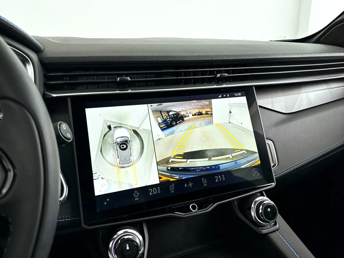 1.5 | Panoramadak | 360° Camera | Infinity audio | Blis | Stoel- en stuurverwarming | Adaptieve cruise control