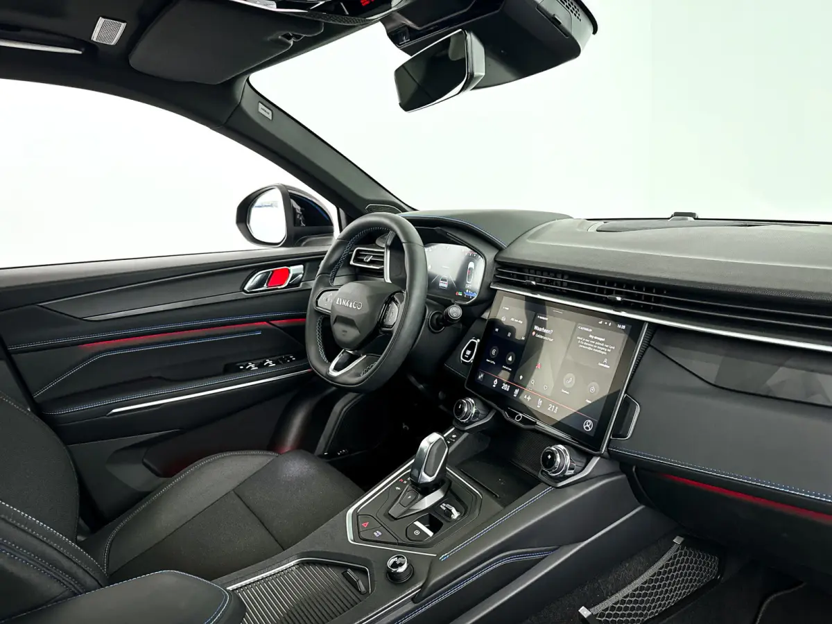 1.5 | Panoramadak | 360° Camera | Infinity audio | Blis | Stoel- en stuurverwarming | Adaptieve cruise control