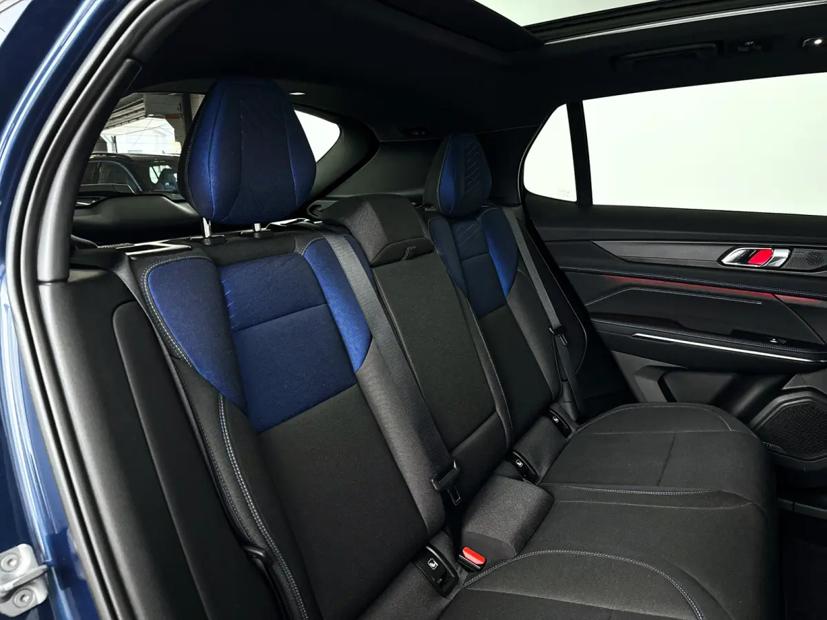 1.5 | Panoramadak | 360° Camera | Infinity audio | Blis | Stoel- en stuurverwarming | Adaptieve cruise control