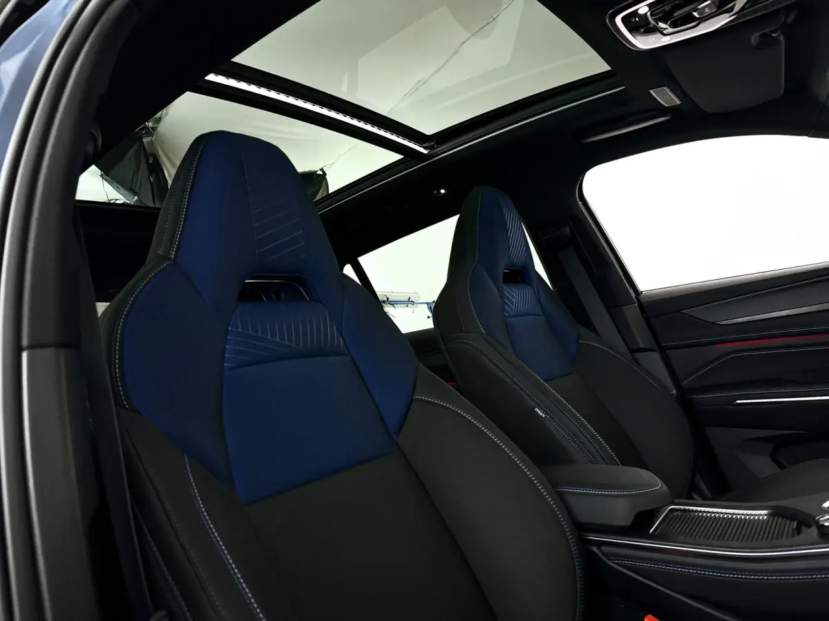 1.5 | Panoramadak | 360° Camera | Infinity audio | Blis | Stoel- en stuurverwarming | Adaptieve cruise control