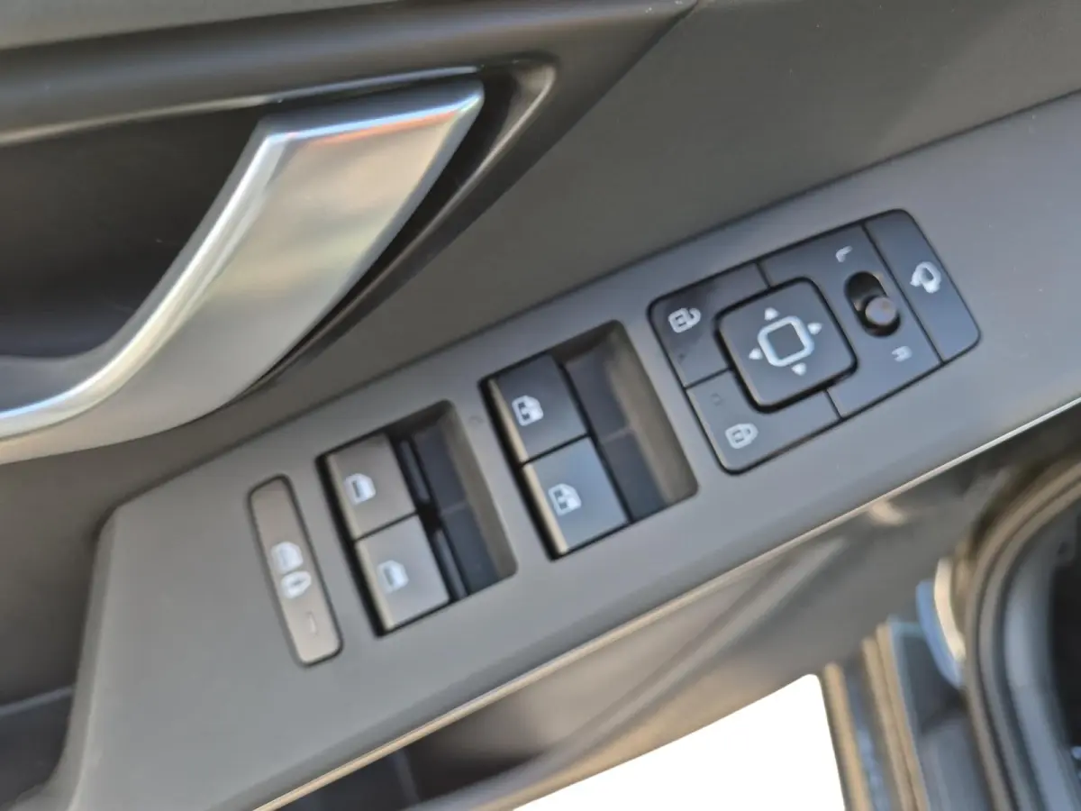 1.6 GDi Hybrid DynamicPlusLine | Airco | Navi | Camera | Schuifdak | Stoelverwarming | Stuurverwarming | Leder | DEMO |