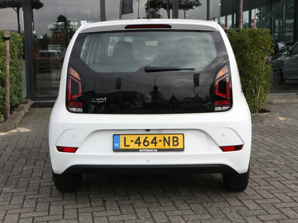 Up! 1.0 EXECUTIVE CLIMA CAMERA CRUISE CONTROL NL AUTO