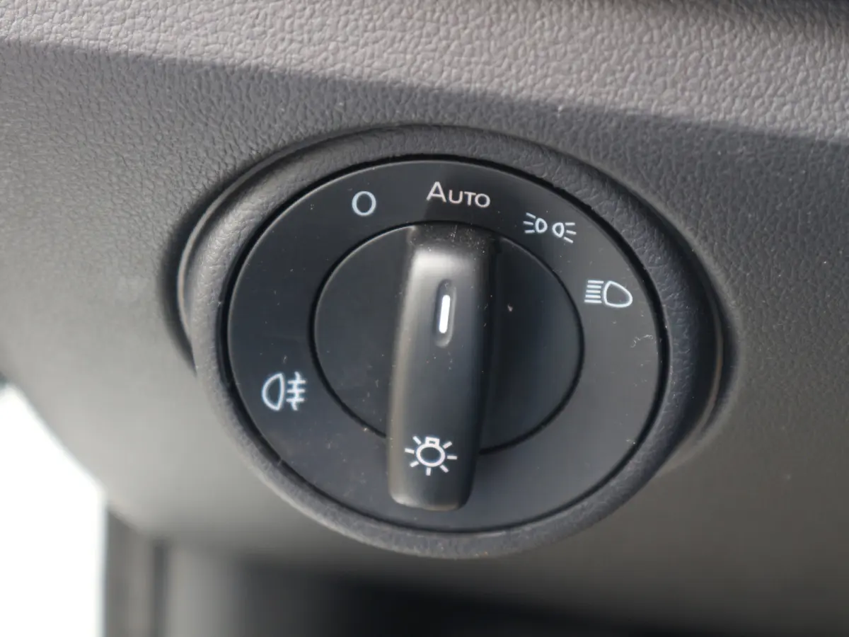 Up! 1.0 EXECUTIVE CLIMA CAMERA CRUISE CONTROL NL AUTO