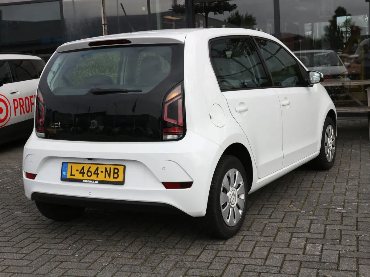 Up! 1.0 EXECUTIVE CLIMA CAMERA CRUISE CONTROL NL AUTO