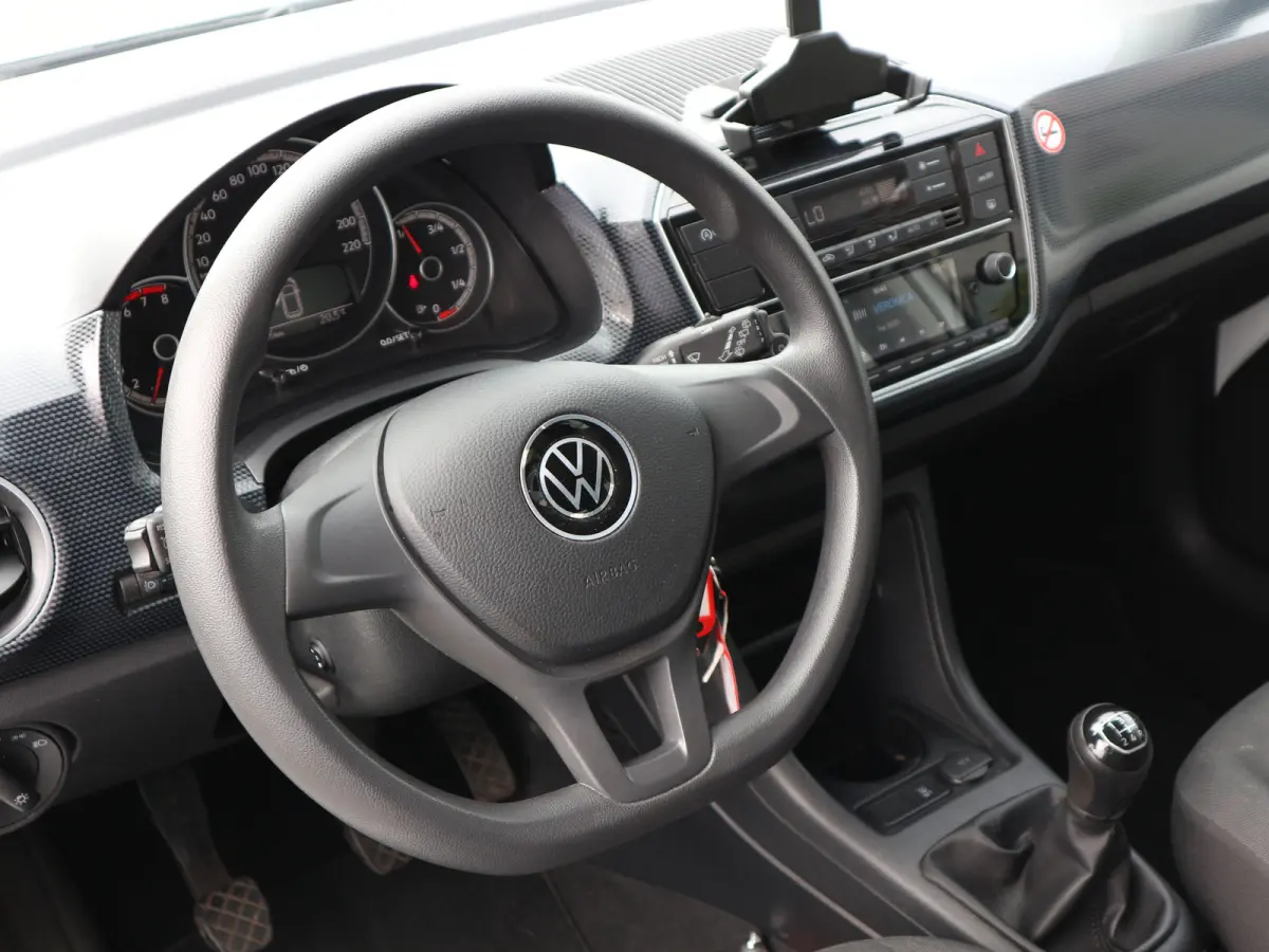 Up! 1.0 EXECUTIVE CLIMA CAMERA CRUISE CONTROL NL AUTO