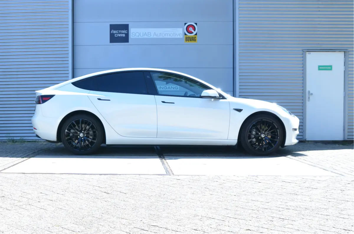 Long Range AWD 75 kWh 19" Aluminium, Warmtepomp