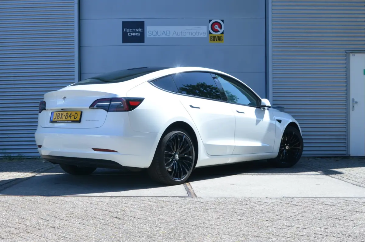 Long Range AWD 75 kWh 19" Aluminium, Warmtepomp