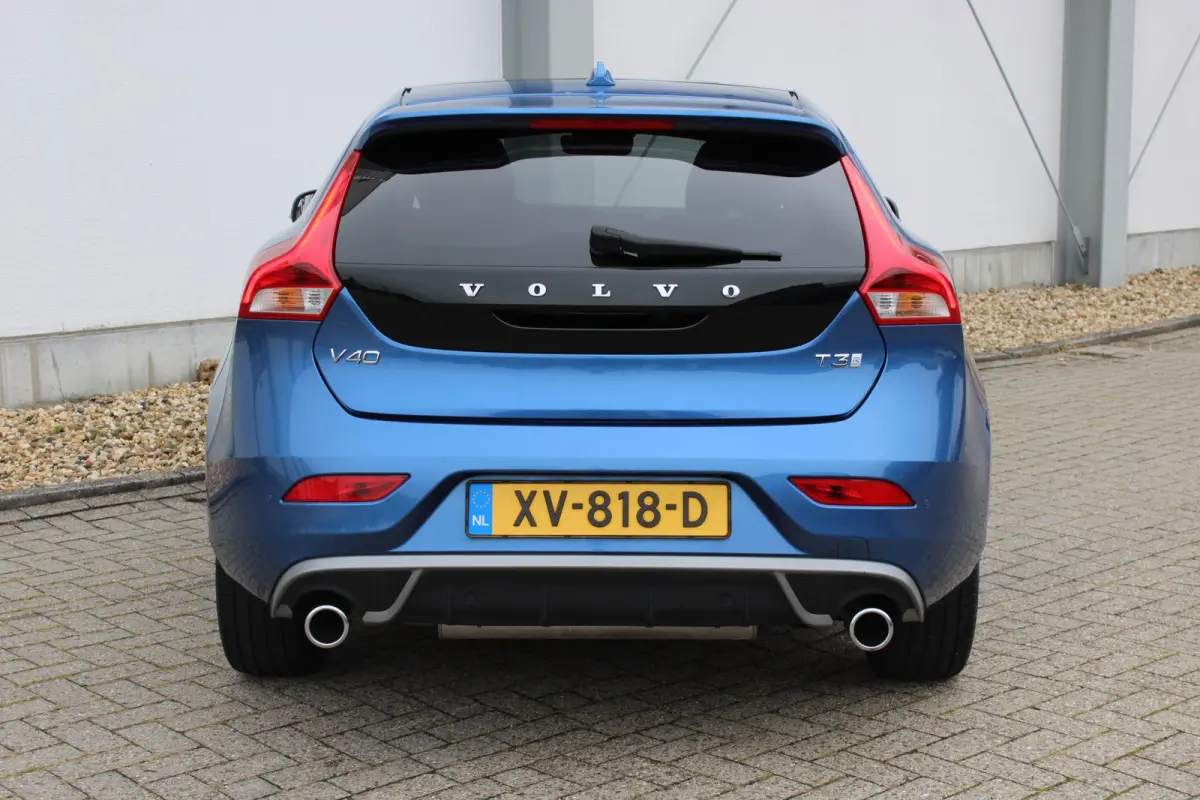 1.5 T3 Polar+ Sport R-Design / Navigatie / Camera / Parkeersensoren / Harman-Kardon / Keyless / Panorama / Stoelverwarmd / Alcantara / LED