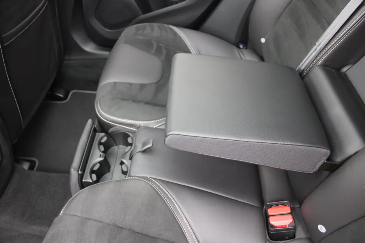 1.5 T3 Polar+ Sport R-Design / Navigatie / Camera / Parkeersensoren / Harman-Kardon / Keyless / Panorama / Stoelverwarmd / Alcantara / LED