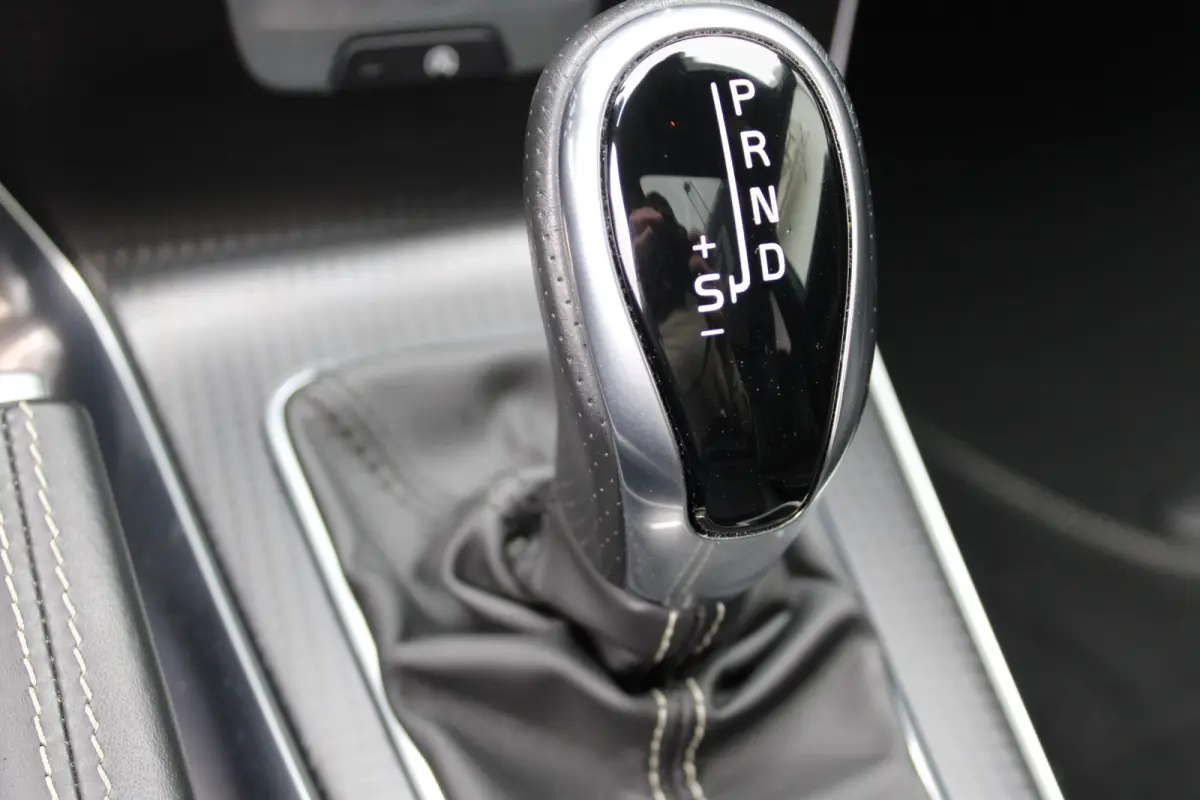 1.5 T3 Polar+ Sport R-Design / Navigatie / Camera / Parkeersensoren / Harman-Kardon / Keyless / Panorama / Stoelverwarmd / Alcantara / LED