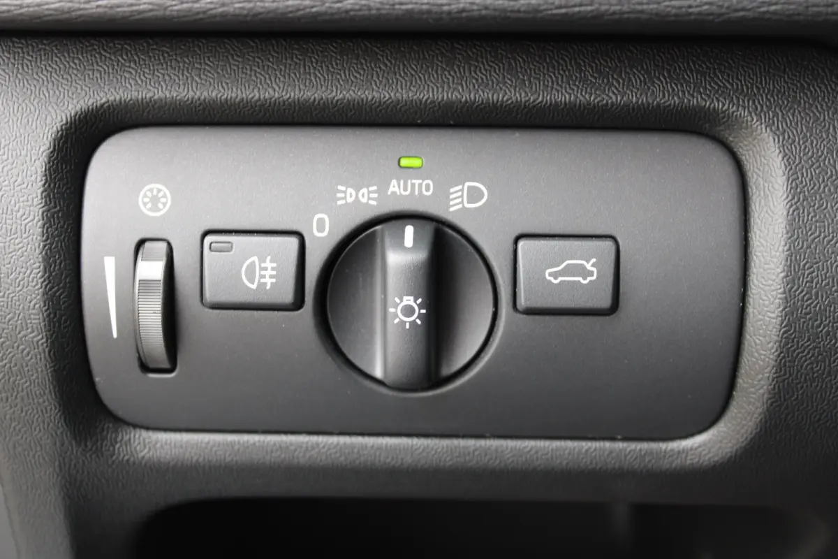 1.5 T3 Polar+ Sport R-Design / Navigatie / Camera / Parkeersensoren / Harman-Kardon / Keyless / Panorama / Stoelverwarmd / Alcantara / LED