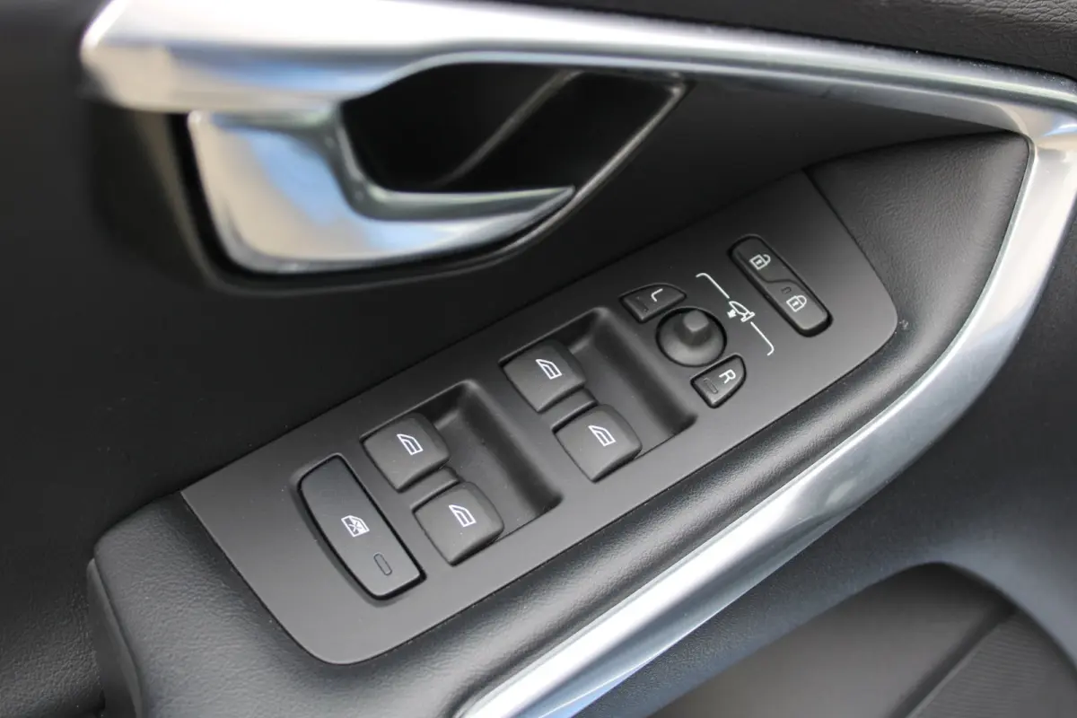 1.5 T3 Polar+ Sport R-Design / Navigatie / Camera / Parkeersensoren / Harman-Kardon / Keyless / Panorama / Stoelverwarmd / Alcantara / LED