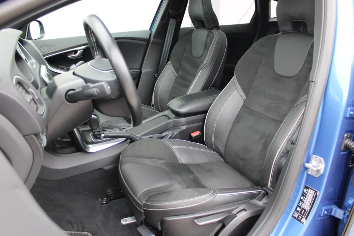 1.5 T3 Polar+ Sport R-Design / Navigatie / Camera / Parkeersensoren / Harman-Kardon / Keyless / Panorama / Stoelverwarmd / Alcantara / LED