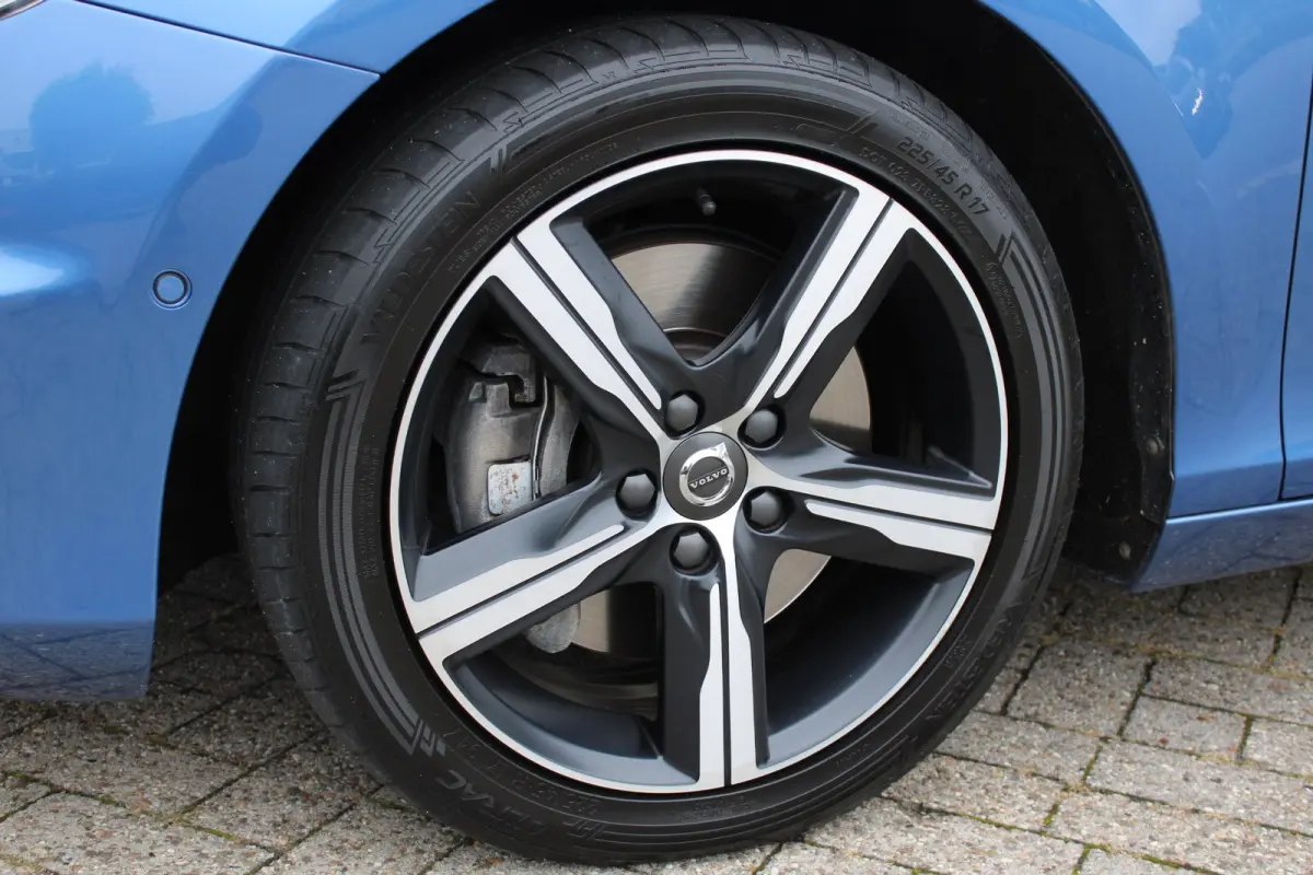 1.5 T3 Polar+ Sport R-Design / Navigatie / Camera / Parkeersensoren / Harman-Kardon / Keyless / Panorama / Stoelverwarmd / Alcantara / LED