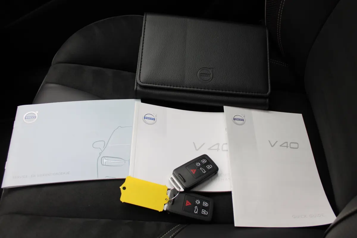 1.5 T3 Polar+ Sport R-Design / Navigatie / Camera / Parkeersensoren / Harman-Kardon / Keyless / Panorama / Stoelverwarmd / Alcantara / LED