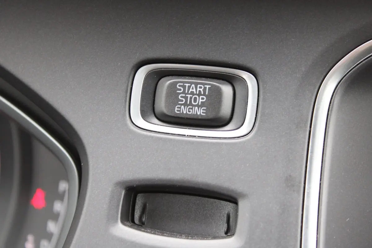 1.5 T3 Polar+ Sport R-Design / Navigatie / Camera / Parkeersensoren / Harman-Kardon / Keyless / Panorama / Stoelverwarmd / Alcantara / LED