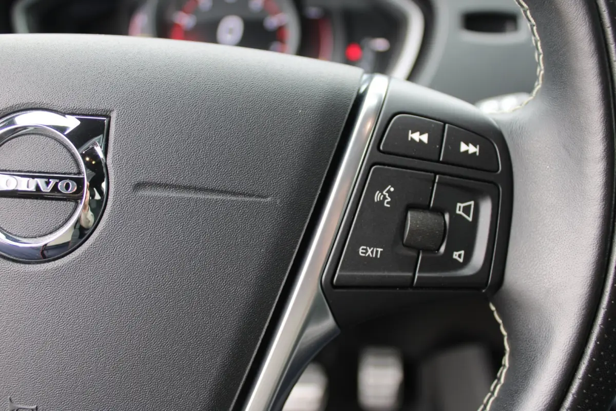 1.5 T3 Polar+ Sport R-Design / Navigatie / Camera / Parkeersensoren / Harman-Kardon / Keyless / Panorama / Stoelverwarmd / Alcantara / LED