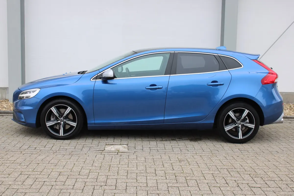 1.5 T3 Polar+ Sport R-Design / Navigatie / Camera / Parkeersensoren / Harman-Kardon / Keyless / Panorama / Stoelverwarmd / Alcantara / LED