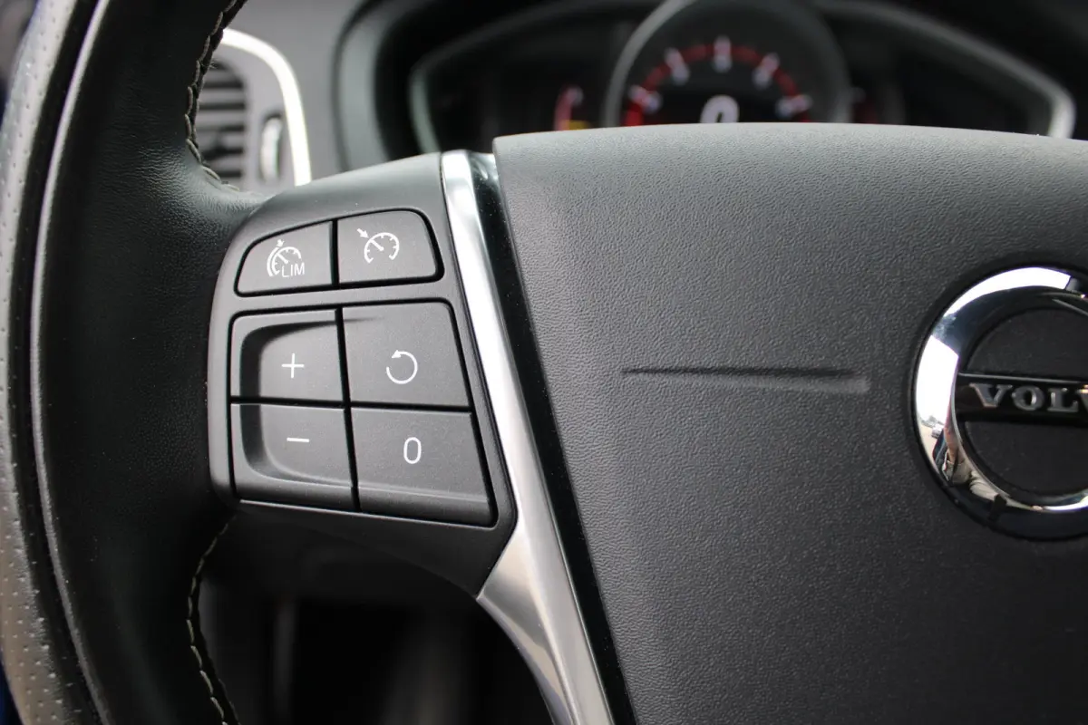 1.5 T3 Polar+ Sport R-Design / Navigatie / Camera / Parkeersensoren / Harman-Kardon / Keyless / Panorama / Stoelverwarmd / Alcantara / LED