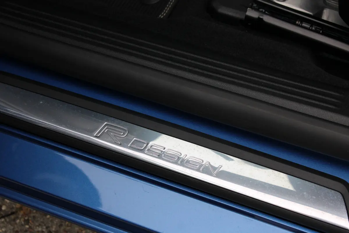 1.5 T3 Polar+ Sport R-Design / Navigatie / Camera / Parkeersensoren / Harman-Kardon / Keyless / Panorama / Stoelverwarmd / Alcantara / LED