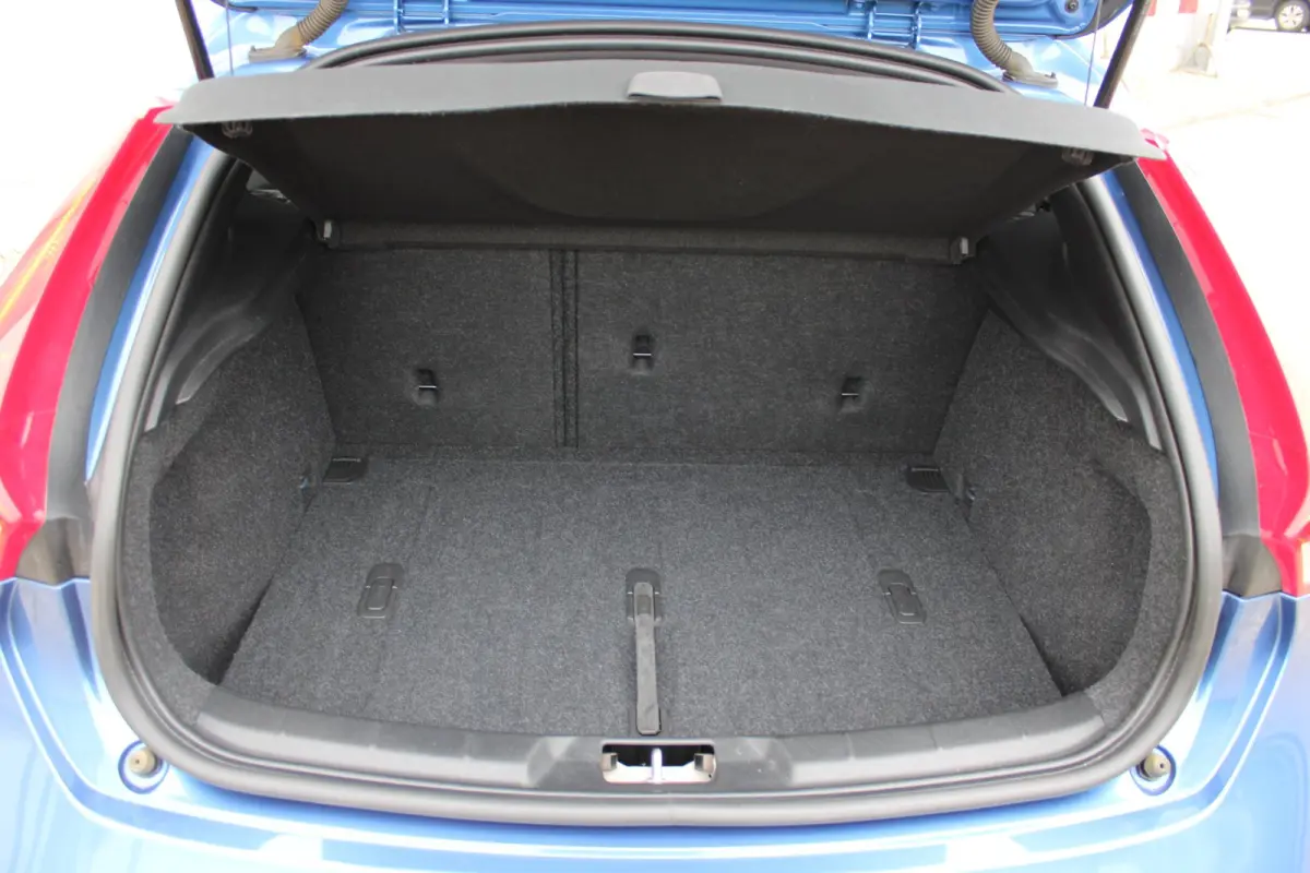 1.5 T3 Polar+ Sport R-Design / Navigatie / Camera / Parkeersensoren / Harman-Kardon / Keyless / Panorama / Stoelverwarmd / Alcantara / LED