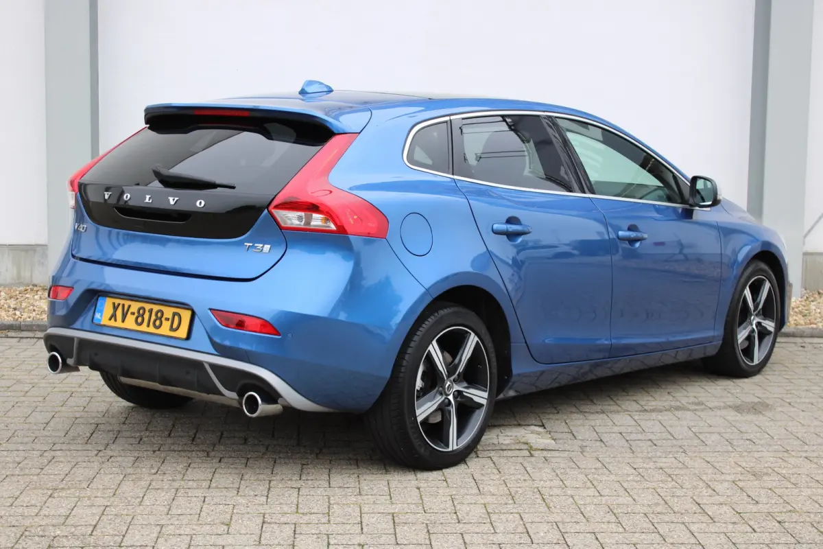 1.5 T3 Polar+ Sport R-Design / Navigatie / Camera / Parkeersensoren / Harman-Kardon / Keyless / Panorama / Stoelverwarmd / Alcantara / LED