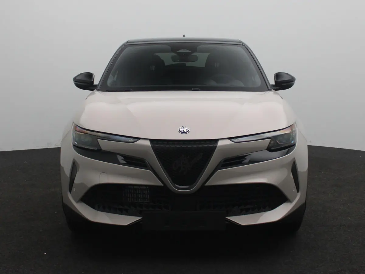 1.2 Turbo Hybrid Ibrida Sport Speciale | Techno Pack | Electrisch Panorama Schuifdak | LMV 18" | Two-Tone kleur | Spciale Actie Korting! |