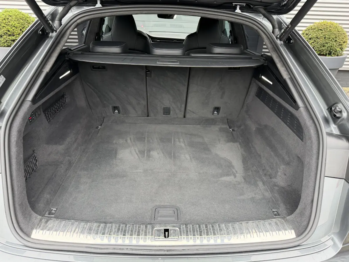 RS 4.0 TFSI RS Q8 quattro | Akrapovic | RS Dynamic | Panoramdak | Bang & Olufsen Advanced | Head-Up | 3D Camera |