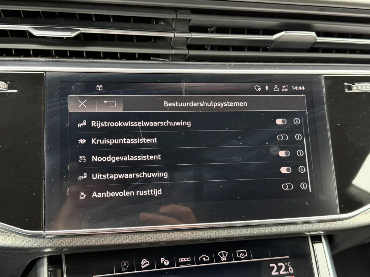 RS 4.0 TFSI RS Q8 quattro | Akrapovic | RS Dynamic | Panoramdak | Bang & Olufsen Advanced | Head-Up | 3D Camera |