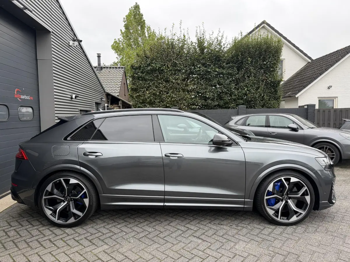 RS 4.0 TFSI RS Q8 quattro | Akrapovic | RS Dynamic | Panoramdak | Bang & Olufsen Advanced | Head-Up | 3D Camera |