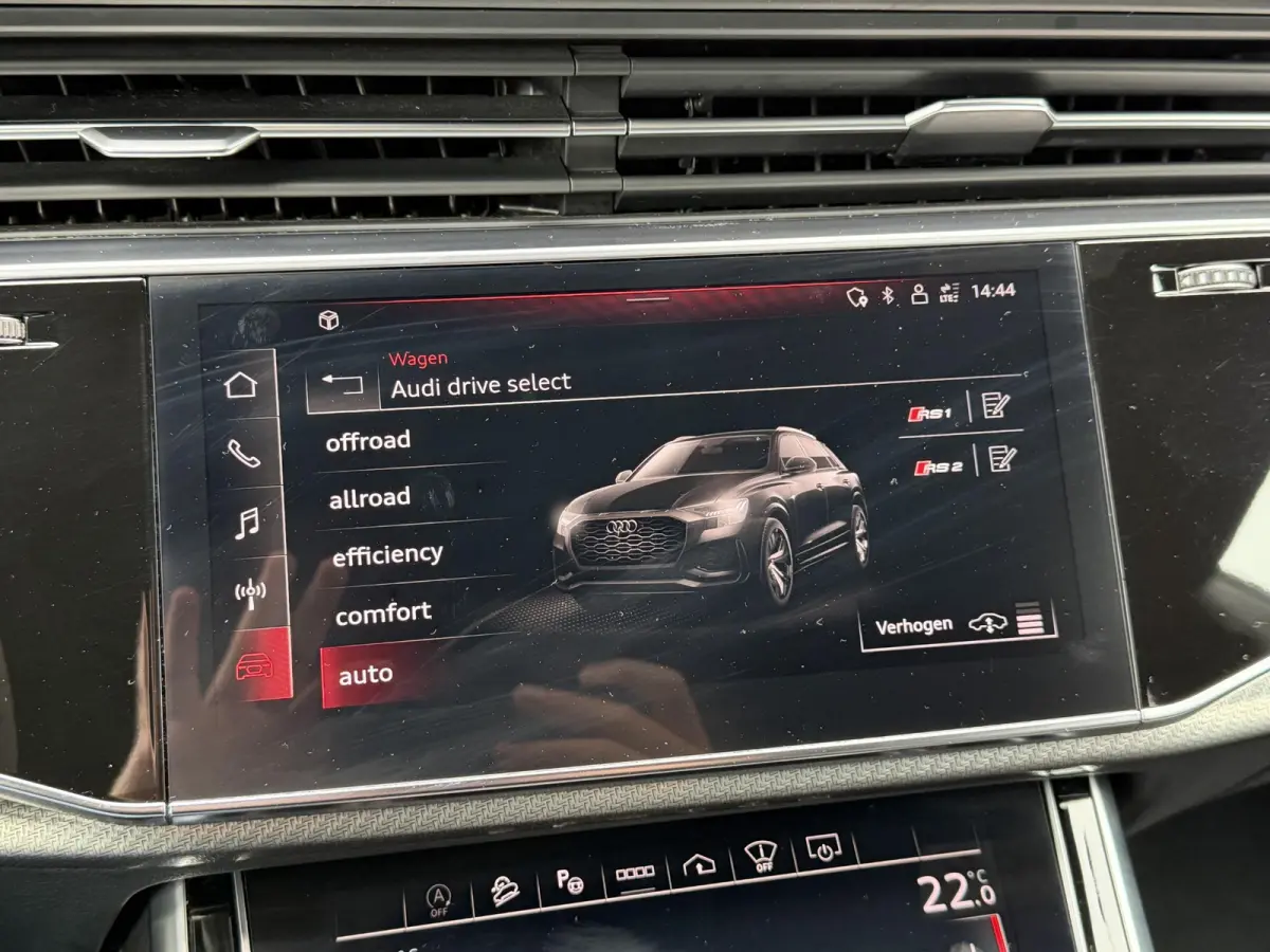 RS 4.0 TFSI RS Q8 quattro | Akrapovic | RS Dynamic | Panoramdak | Bang & Olufsen Advanced | Head-Up | 3D Camera |