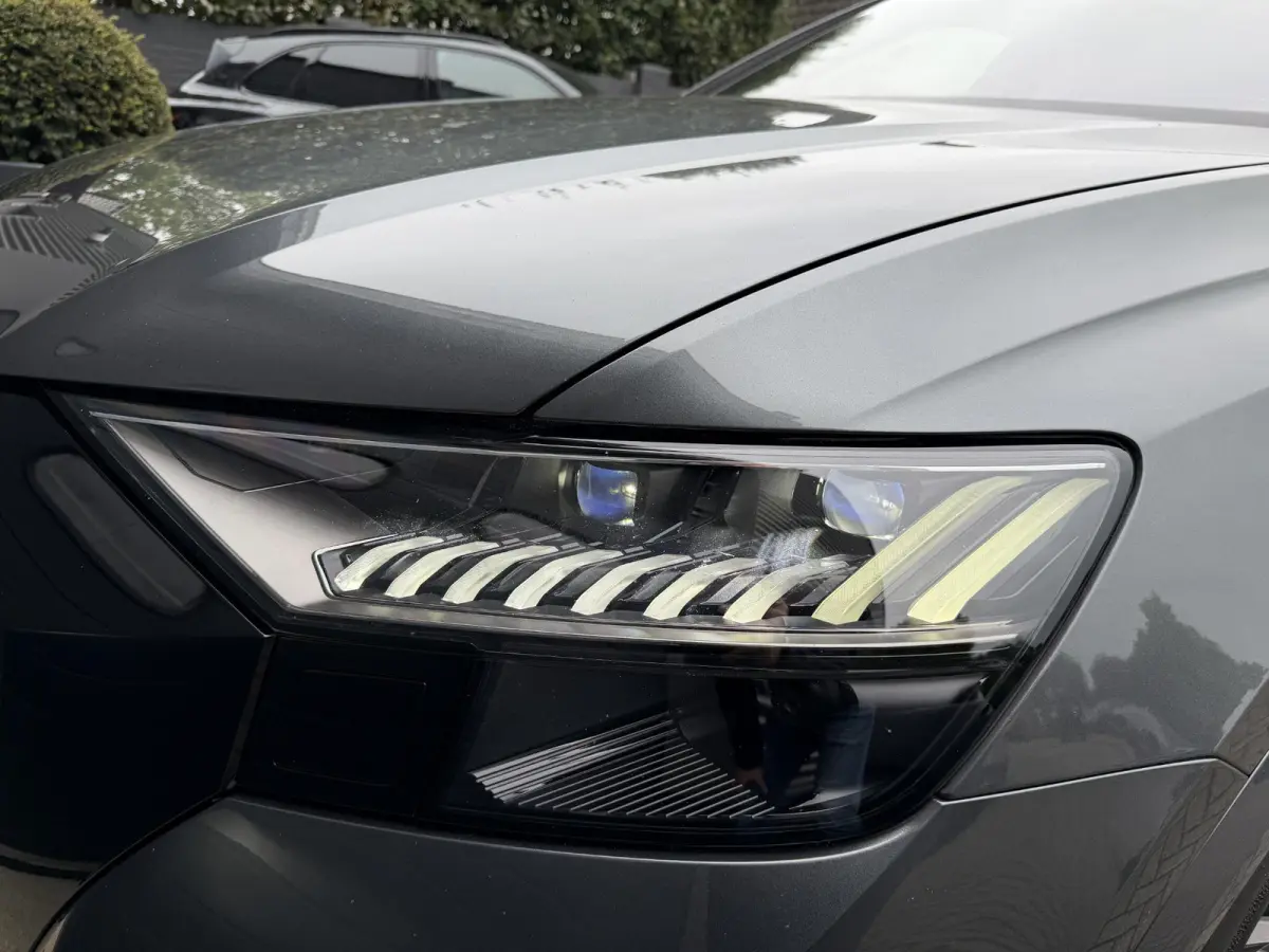 RS 4.0 TFSI RS Q8 quattro | Akrapovic | RS Dynamic | Panoramdak | Bang & Olufsen Advanced | Head-Up | 3D Camera |