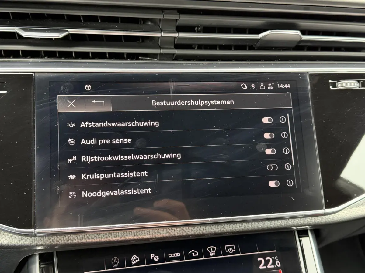 RS 4.0 TFSI RS Q8 quattro | Akrapovic | RS Dynamic | Panoramdak | Bang & Olufsen Advanced | Head-Up | 3D Camera |