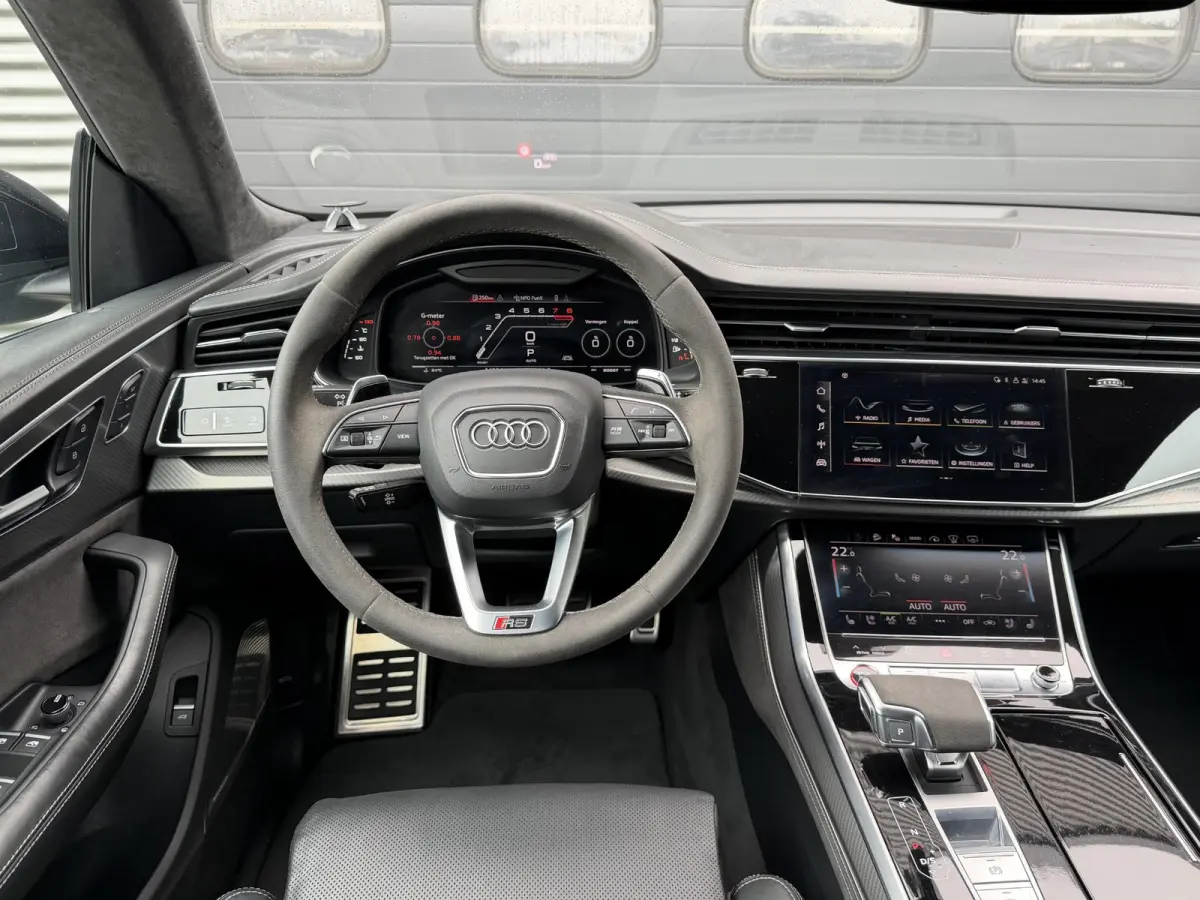 RS 4.0 TFSI RS Q8 quattro | Akrapovic | RS Dynamic | Panoramdak | Bang & Olufsen Advanced | Head-Up | 3D Camera |