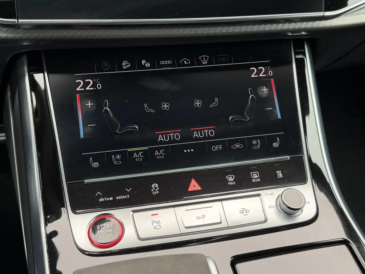 RS 4.0 TFSI RS Q8 quattro | Akrapovic | RS Dynamic | Panoramdak | Bang & Olufsen Advanced | Head-Up | 3D Camera |