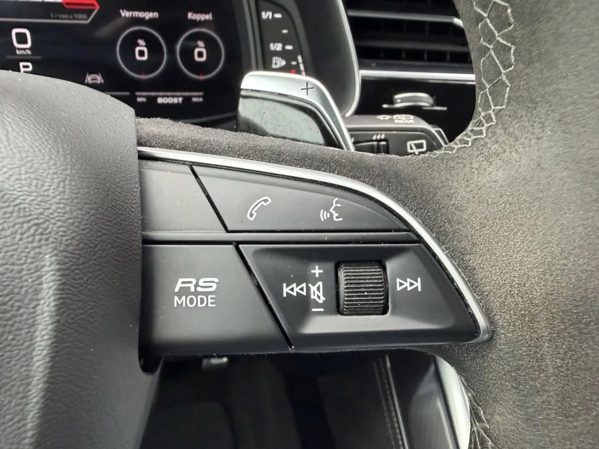 RS 4.0 TFSI RS Q8 quattro | Akrapovic | RS Dynamic | Panoramdak | Bang & Olufsen Advanced | Head-Up | 3D Camera |