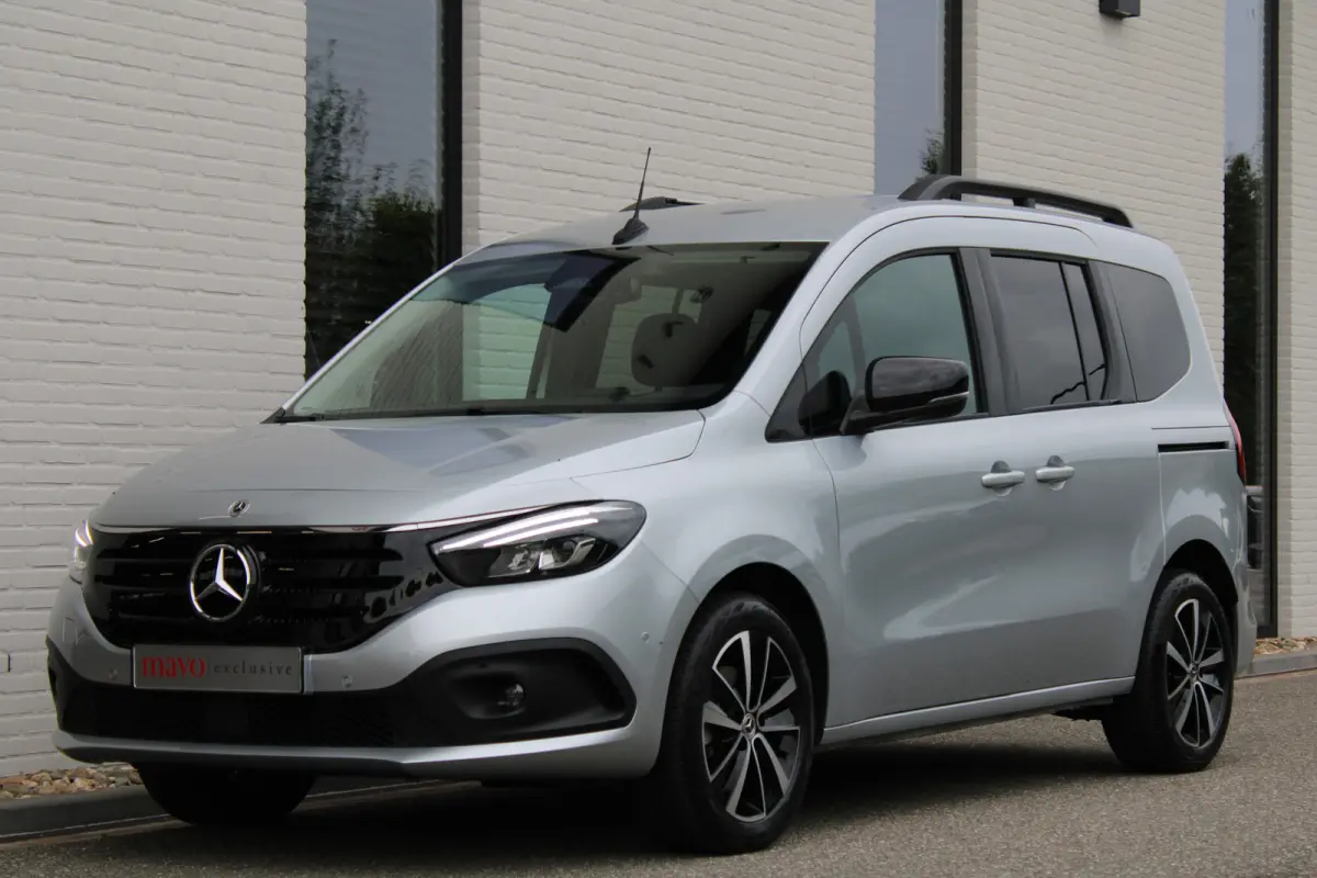 Tourer 200 Aut / Exclusive / Leer / Stoelverw / 360 Camera / Vol Opties / NIEUWSTAAT