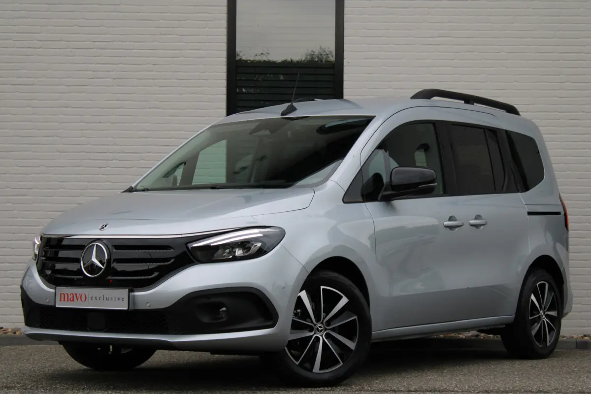 Tourer 200 Aut / Exclusive / Leer / Stoelverw / 360 Camera / Vol Opties / NIEUWSTAAT