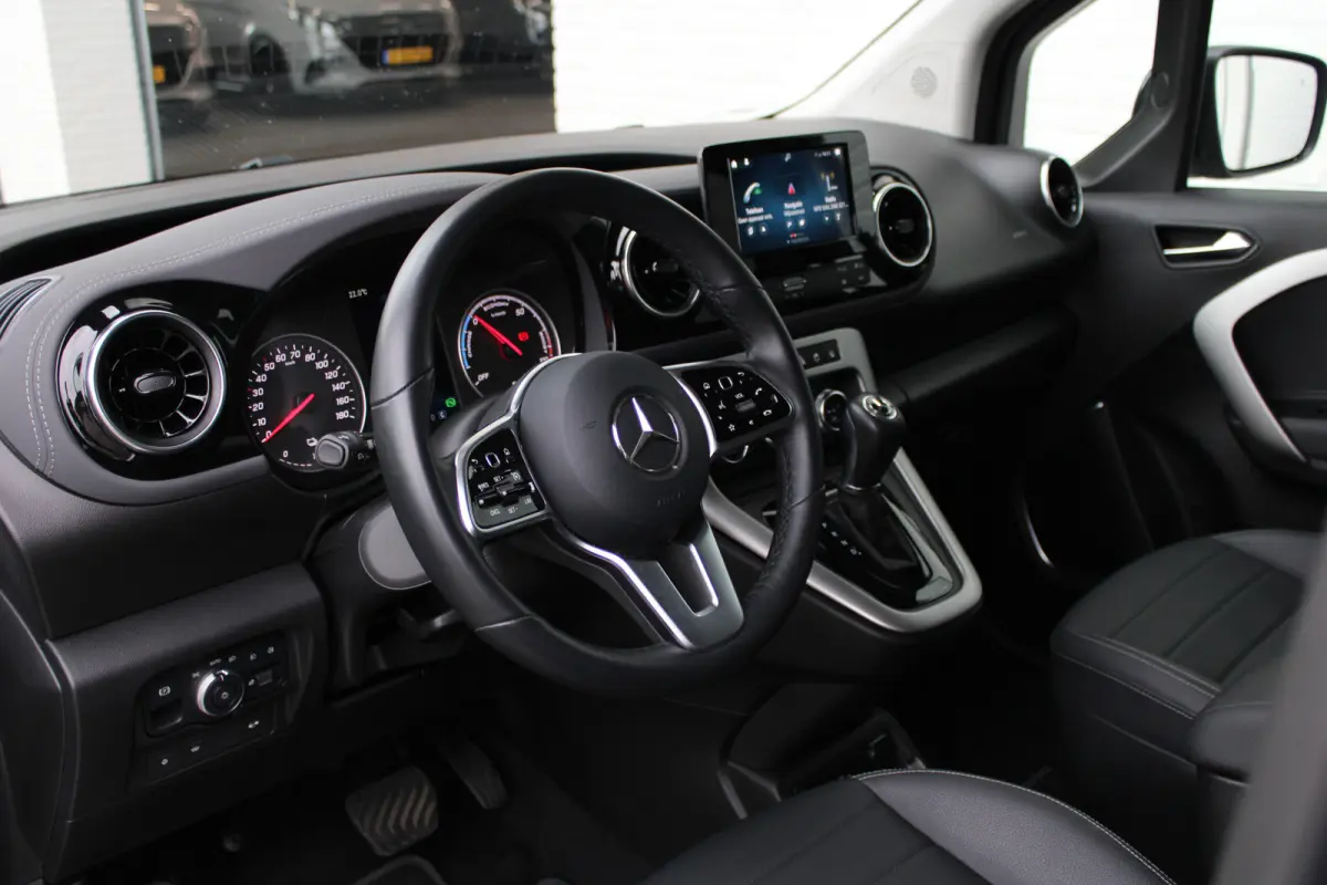 Tourer 200 Aut / Exclusive / Leer / Stoelverw / 360 Camera / Vol Opties / NIEUWSTAAT