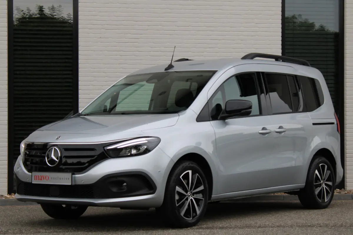 Tourer 200 Aut / Exclusive / Leer / Stoelverw / 360 Camera / Vol Opties / NIEUWSTAAT
