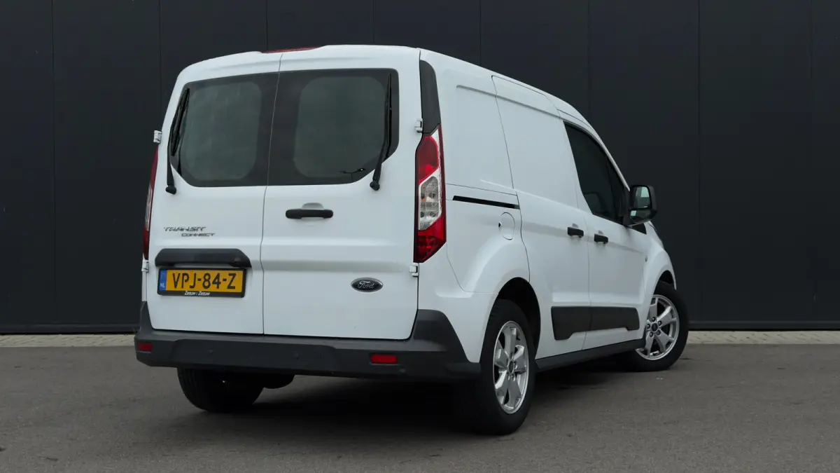 1.5 TDCI L1 Trend HP | Achteruitrijcamera | Cruise control en lederen stuurwiel | Lichtmetalen velgen 16"